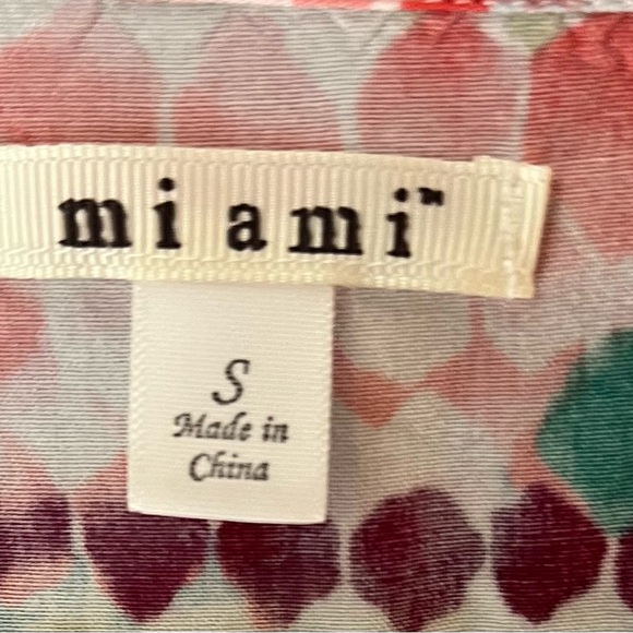 Colorful Cropped Wrap Blouse - Picture 3 of 4